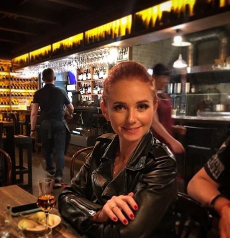 Лена Катина