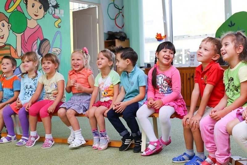 ребенку необходимо влиться в детский коллектив