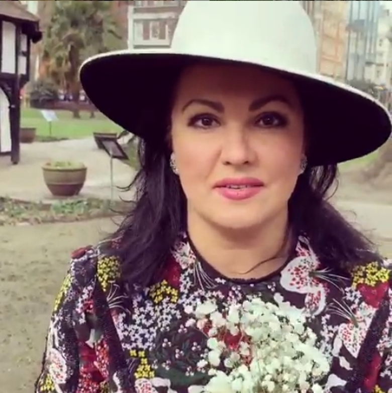 Анна Нетребко