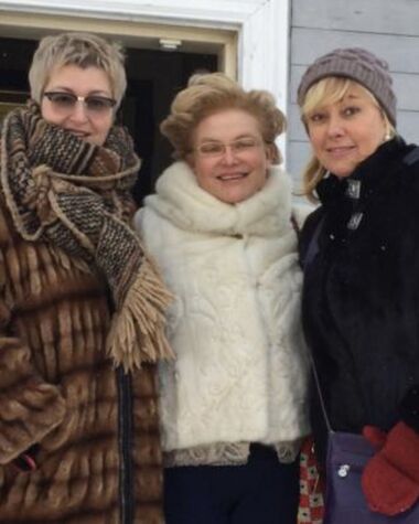 Елена Малышева с подругами Татьяной Устиновой и Ариной Шараповой