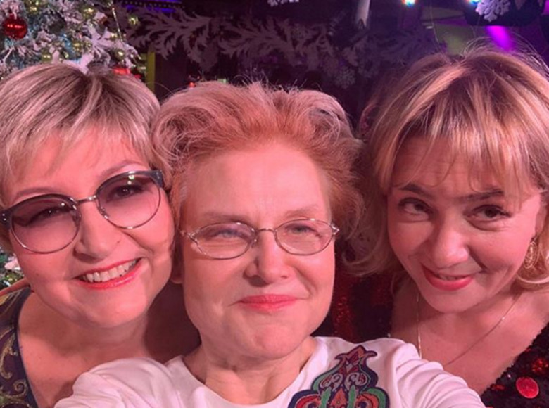 Елена Малышева с Татьяной Устиновой и Ариной Шараповой