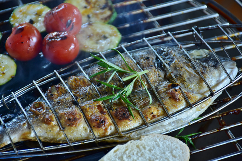Благодаря маринаду рыба приобретает незабываемый вкус