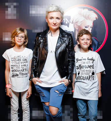 Диана Арбенина с детьми, 8-летними Мартой и Артемом