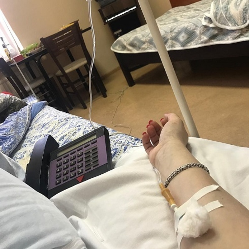 Певице каждый день ставят капельницы