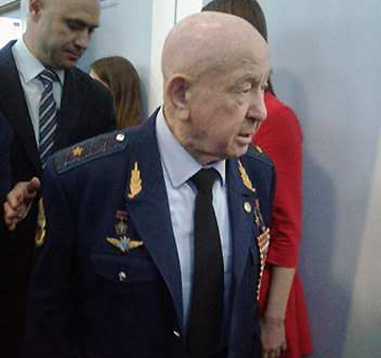 Космонавт Алексей Леонов