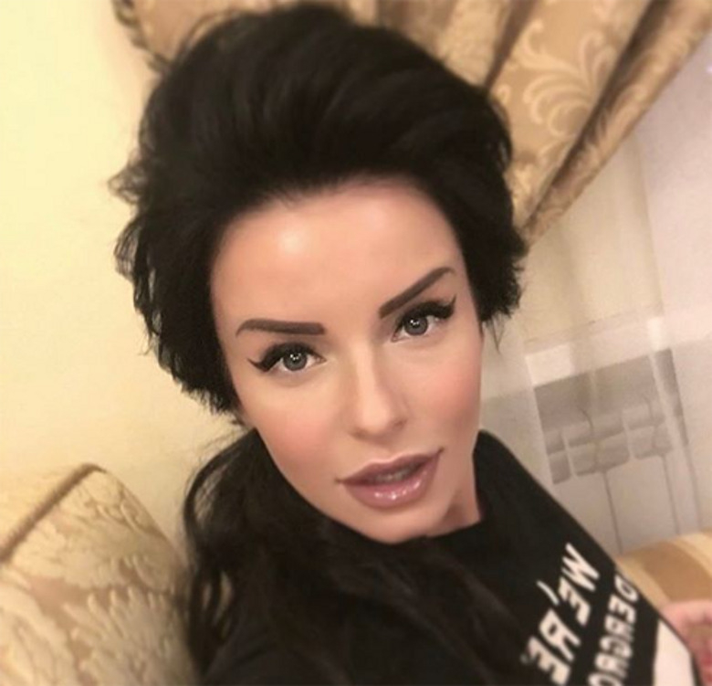 Певица Юля Волкова