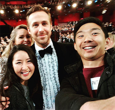 Случайным туристам довелось оказаться на церемонии "Оскар" и сделать селфи с Райаном Гослингом и другими звездами