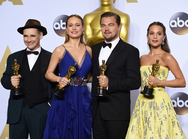 Викандер стала триумфатором той самой церемонии «Оскар», когда долгожданную статуэтку получил и Леонардо Ди Каприо
