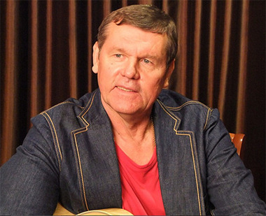 Александр Новиков