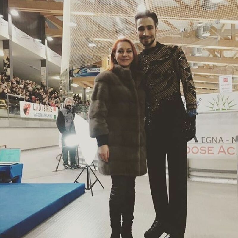Анисина не скучает в одиночестве