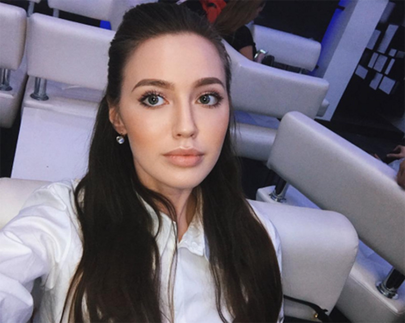 Говорят, что Анастасия Костенко очень похожа на Анджелину Джоли