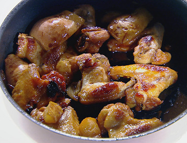 Куриные крылышки с грушей