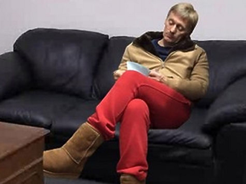 В конце февраля фотография с автомойки, на которую Дмитрий Песков приехал в красных штанах, наделала немало шума