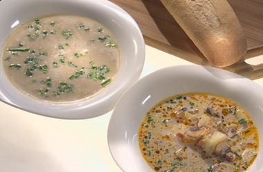 Крем-суп с грибами и беконом и запеченная капуста брокколи с сыром