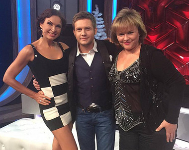 Эвелина Бледанс во время съемок в шоу Бориса Корчевникова