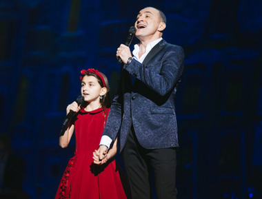 Михаил Турецкий спел дуэтом с дочерью Эммануль