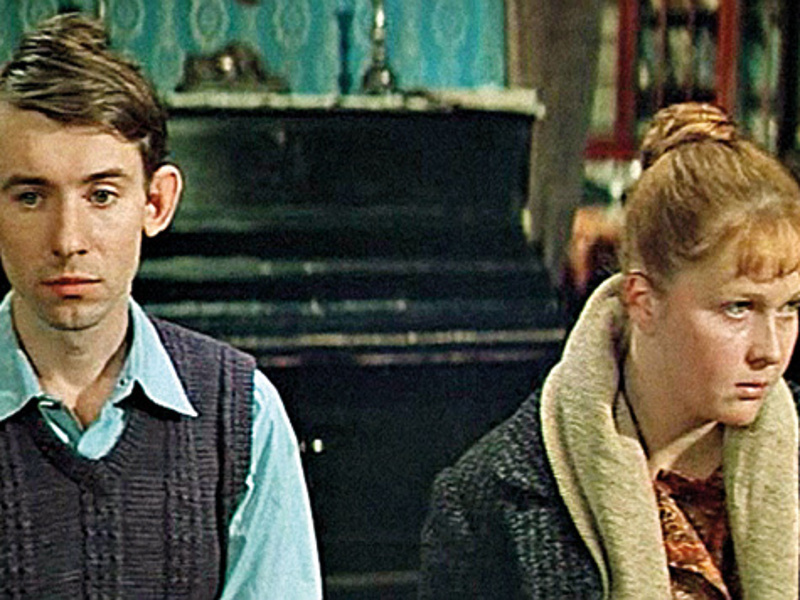 Георгий Корольчук, сыгравший в фильме отца ребенка Анны, после «Сладкой женщины» почти не снимался в кино, отдавая все силы театру.