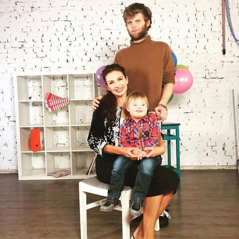 21-летний Николай и трехлетний Семен наконец-то встретились -
благодаря звездной маме. Фото: Facebook.com