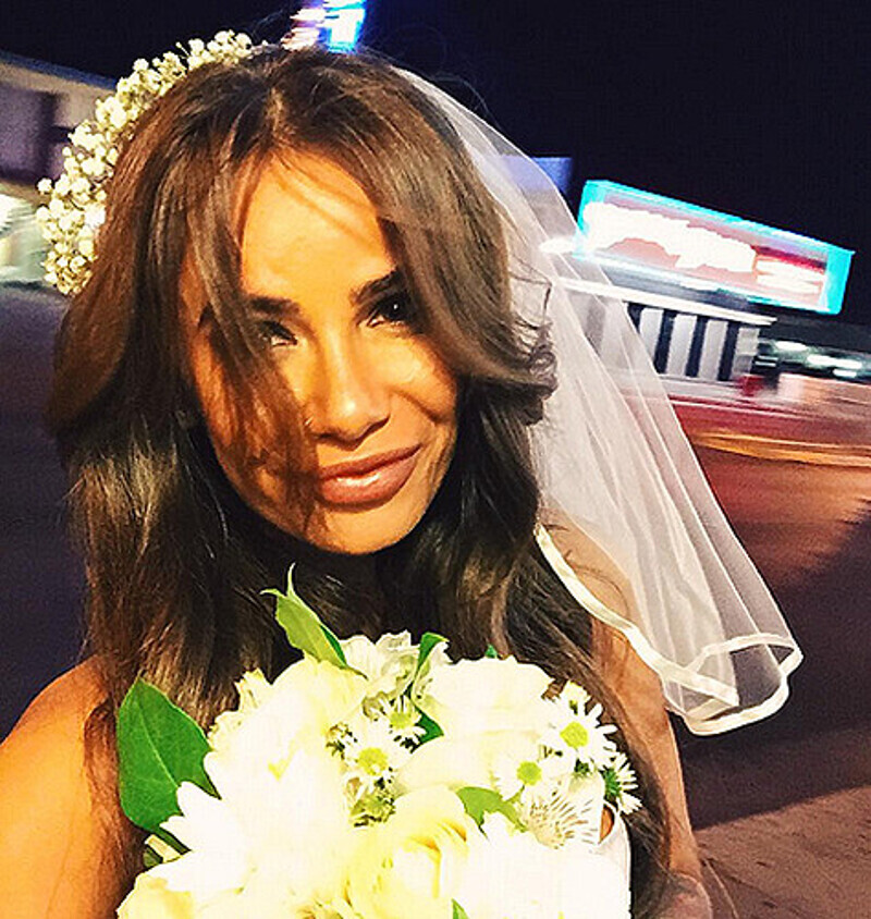 «По любви) а теперь ночь) последняя ночь в #LasVegas и наша дата 10.10.15 навсегда», - подписала этот снимок Долматова. Фото: Instagram.com/aizalovesam.