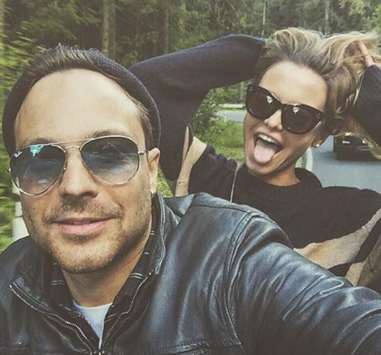 Алексей Чадов опубликовал селфи с симпатичной блондинкой. Фото: Instagram.com/alexeychadov.com.