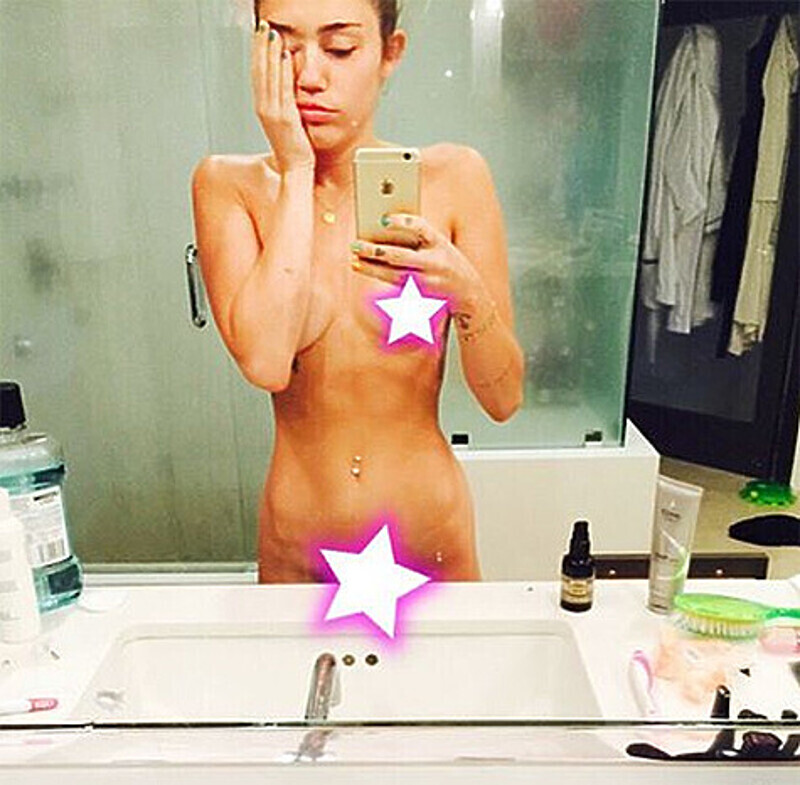 Воскресным утром Майли Сайрус опубликовала откровенное селфи. Фото: Instagram.com/mileycyrus.