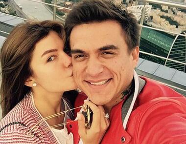 Влад Топалов сдела предложение своей девушке Ксении Данилиной. Фото: Instagram.com/vladtopalovofficial.