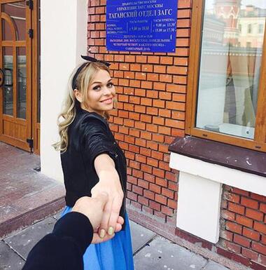 Анна Хилькевич подала заявление в ЗАГС. Фото: Instagram.com/annakhilkevich.