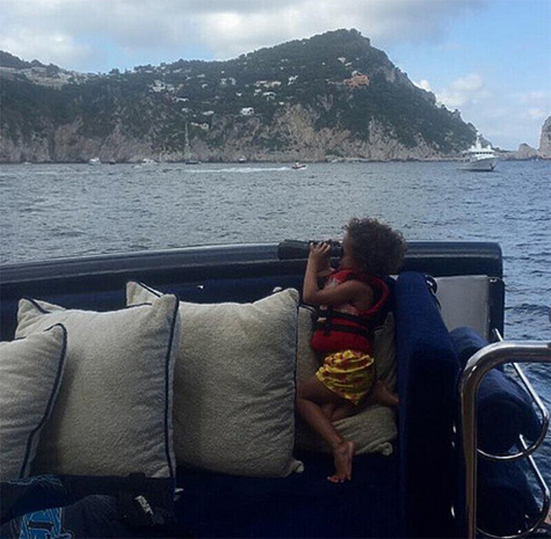 Сын Мэрайи Кэри Мороккан. Фото: Instagram.com/mariahcarey.