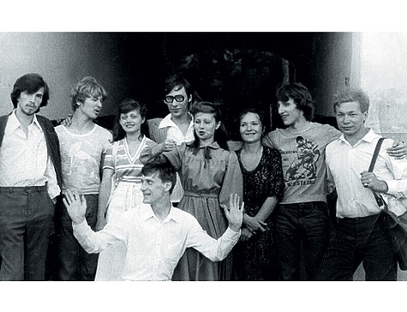 1981 год. Выпускной в Пензенском музыкальном училище. После этого у Пенкина (на снимке на переднем плане) начался долгий период покорения института имени Гнесиных. Фото: личный архив Сергея Пенкина.