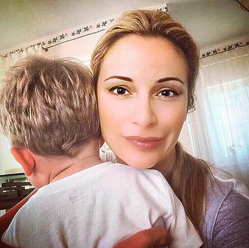 Ольга Орлова со своим крестником - сыном Жанны Фриске и Дмитрия Шепелева. Фото: Instagram.com.
