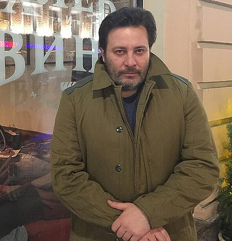«Мой редактор в издательстве заявляет, что я расту на глазах. Сам я чувствую, что мне стало тяжелее писать», - признается Минаев. Фото: Instagram.com/sergeiminaev.
