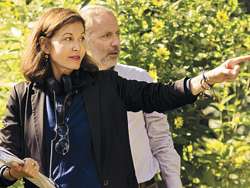 Французский режиссер Анн Фонтен сумела очаровать и вдохновить международную команду актеров. Фото: материалы пресс-служб.