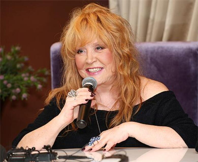 Алла Пугачева.