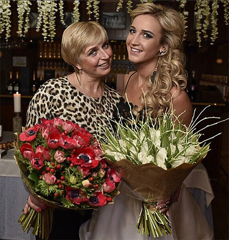 Ольга Бузова с мамой Дмитрия Тарасова. Фото: Instagram.com/buzova86.