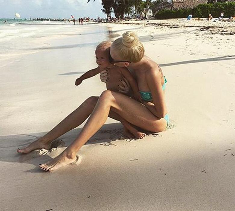 Алена Шишкова с дочерью. Фото: Instagram.com/missalena92.