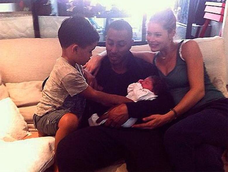Даутен Крез со своей семьей. Фото: Instagram.com/doutzen.