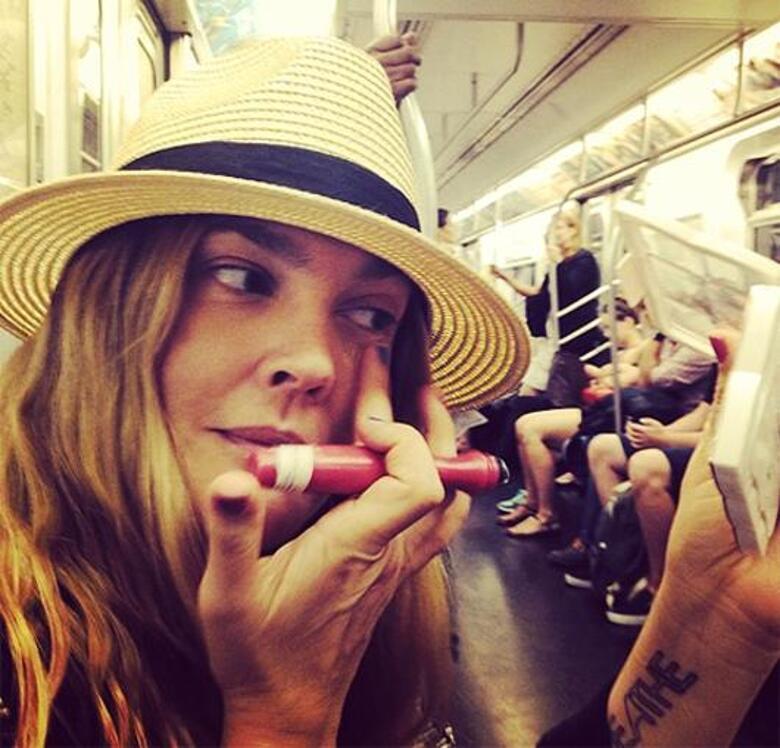 Дрю Бэрримор. Фото: Instagram.com/drewbarrymore.