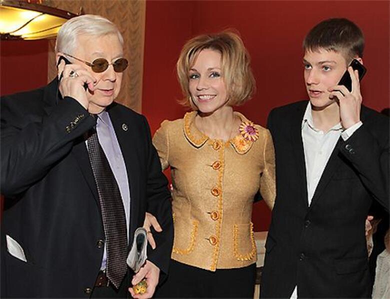 Олег Табаков, Марина Зудина и их сын Павел.