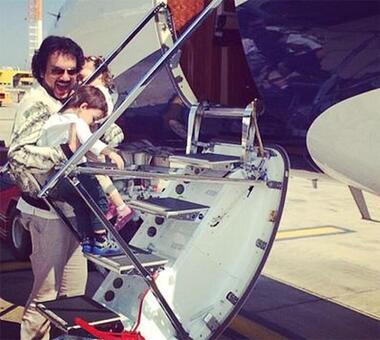 Филипп Киркоров с детьми. Фото: Instagram.com (@fkirkorov).