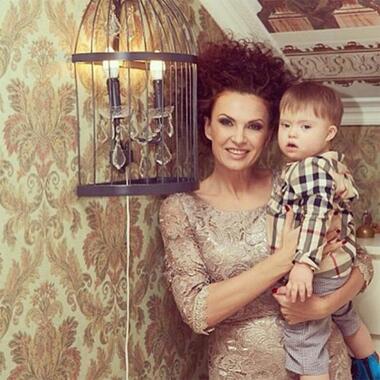 Эвелина Бледанс с сыном. Фото: Instagram.com.