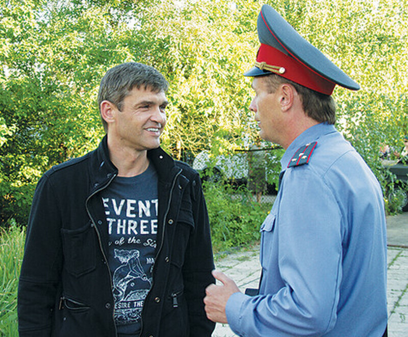 "Я специально ищу или придумываю сцены, где можно было бы показать, что мой герой не прав. Чуть что — и сразу в челюсть? Этому оправдания нет". Фото: материалы пресс-служб.