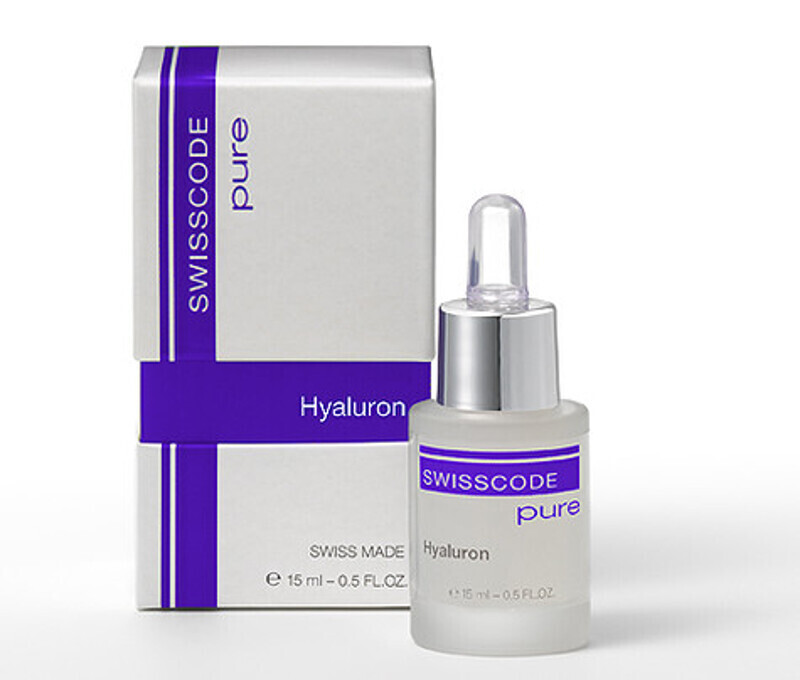 Концентрированный гидрогель Pure Hyaluron от Swisscode восполняет необходимый уровень увлажненности кожи.
