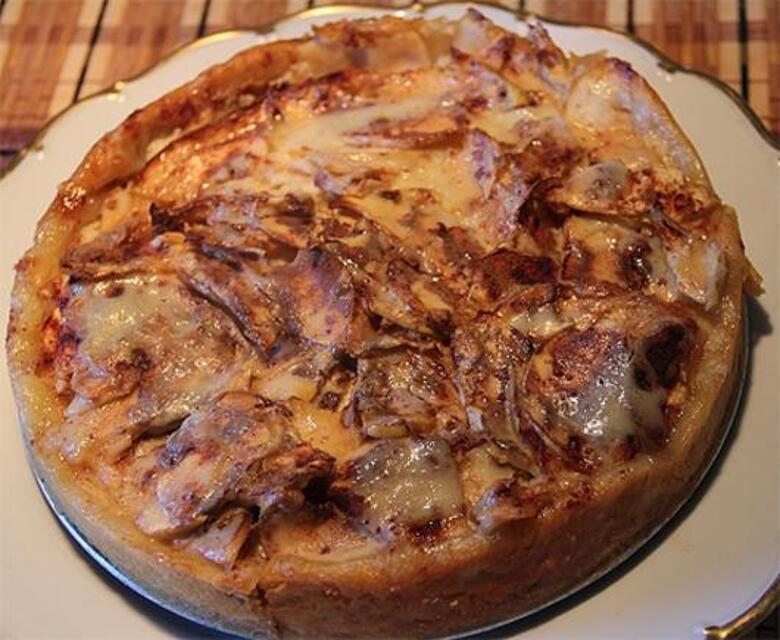 Яблочный пирог со сметанным кремом.