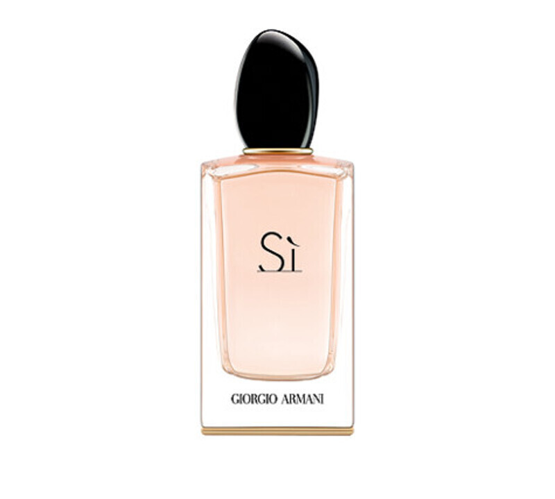Флакон Si похож на легендарное платье в эстетике Armani – воплощенная простота и изысканность, элегантность утонченных деталей. Фото: материалы пресс-служб.