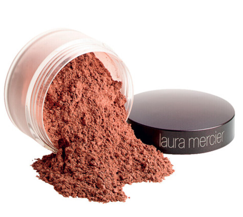 Рассыпчатая пудра от Laura Mercier. Фото: материалы пресс-служб.