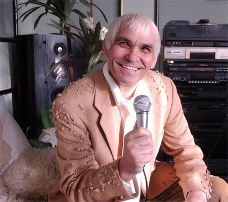 Бари Алибасов.