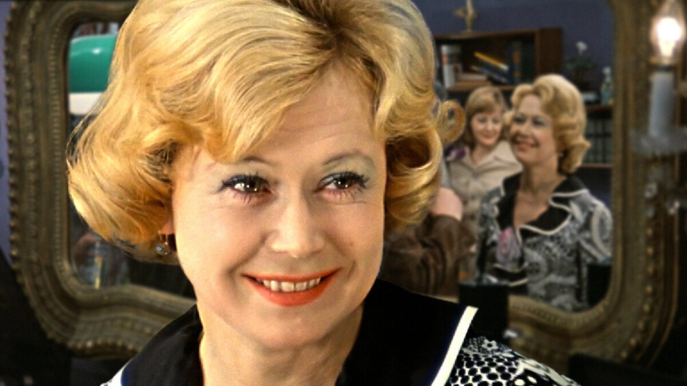 Светлана Немоляева рассказала, как относится к одним и тем же фильмам на Новый год