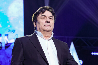 Александр Серов
