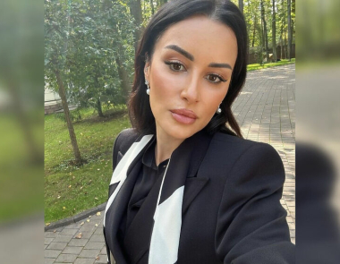 48-летняя Тина Каделаки подтверждает мнение эксперта моды Эвелины Хромченко