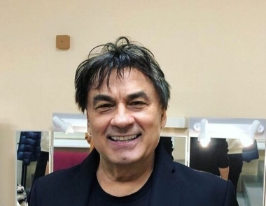 В конце 2021 года Александр Серов тяжело 